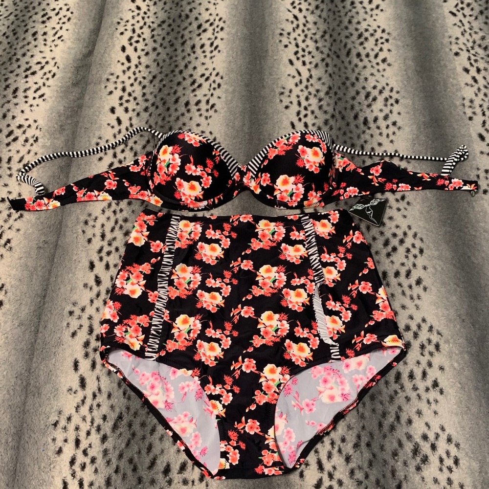 Floral bathing suits set